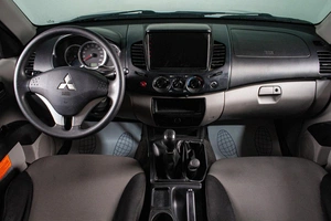Пикап Mitsubishi L200 2011 года, 1199000 рублей, Сургут