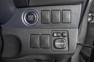 Хетчбэк Toyota Ractis 2011 года, 839000 рублей, Барнаул