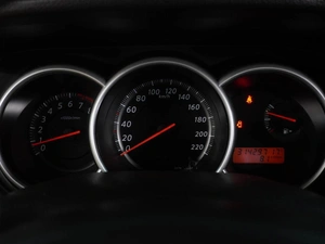 Хетчбэк Nissan Tiida 2013 года, 699000 рублей, Воронеж