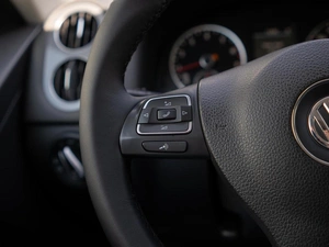 Внедорожник Volkswagen Tiguan 2011 года, 1299000 рублей, Большой Сочи