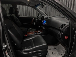 Внедорожник Toyota Highlander 2011 года, 2050000 рублей, Красноярск