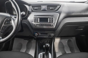 Седан Kia Rio 2017 года, 859000 рублей, Барнаул