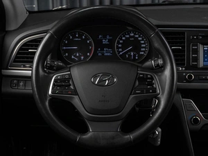 Седан Hyundai Elantra 2016 года, 1349000 рублей, Тюмень
