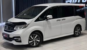 Минивэн Honda Stepwgn 2016 года, 1840000 рублей, Красноярск