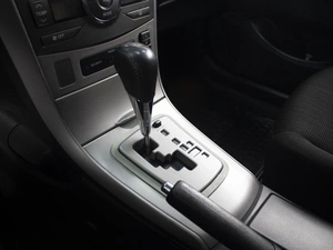 Седан Toyota Corolla 2007 года, 890000 рублей, Омск