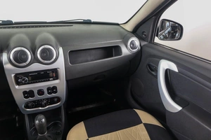 Седан Renault Logan 2013 года, 529000 рублей, Пермь