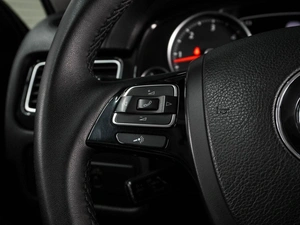 Внедорожник Volkswagen Touareg 2011 года, 1584000 рублей, Воронеж