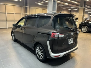 Минивэн Toyota Sienta 2020 года, 1657000 рублей, Красноярск
