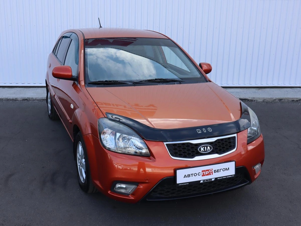 Хэтчбек Kia Rio 2011 года, 650000 рублей, Брянск