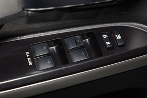 Внедорожник Toyota Land Cruiser 2016 года, 6009000 рублей, Новосибирск