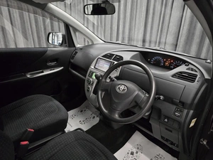 Хетчбэк Toyota Ractis 2010 года, 815000 рублей, Красноярск