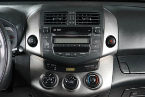 Внедорожник Toyota RAV4 2010 года, 1159000 рублей, Тюмень