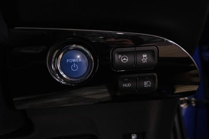 Лифтбек Toyota Prius 2016 года, 1629000 рублей, Новокузнецк