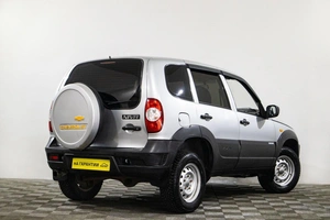 Внедорожник Chevrolet Niva 2010 года, 559000 рублей, Сургут