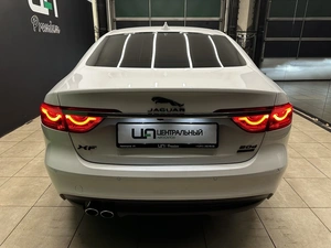 Седан Jaguar XF 2017 года, 2600000 рублей, Красноярск