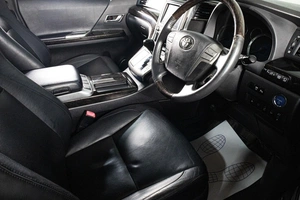 Минивэн Toyota Vellfire 2012 года, 2679000 рублей, Сургут