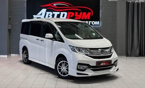 Минивэн Honda Stepwgn Spada 2017 года, 1987000 рублей, Красноярск