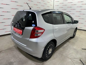Хетчбэк Honda Fit 2009 года, 529000 рублей, Красноярск