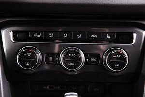 Внедорожник Volkswagen Tiguan 2018 года, 3399000 рублей, Пермь