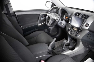Внедорожник Toyota RAV4 2011 года, 2009000 рублей, Пермь