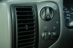 Фургон Volkswagen Caddy 2002 года, 559000 рублей, Омск