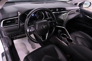 Седан Toyota Camry 2018 года, 3249000 рублей, Омск