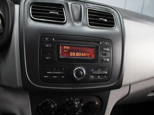 Хетчбэк Renault Sandero 2015 года, 710000 рублей, Омск