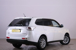 Внедорожник Mitsubishi Outlander 2014 года, 1499000 рублей, Омск