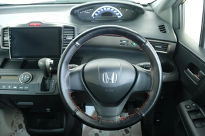 Минивэн Honda Freed 2012 года, 1149000 рублей, Омск