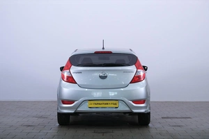 Хетчбэк Hyundai Solaris 2013 года, 779000 рублей, Омск
