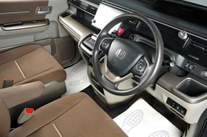 Минивэн Honda Stepwgn Spada 2015 года, 1499000 рублей, Тюмень