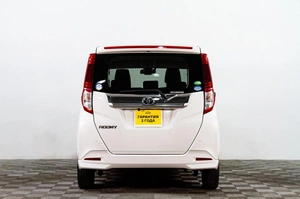 Минивэн Toyota Roomy 2018 года, 1199000 рублей, Сургут