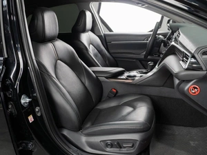 Седан Toyota Camry 2018 года, 2749000 рублей, Тюмень