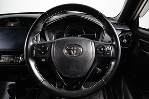 Универсал Toyota Corolla Fielder 2018 года, 1609000 рублей, Сургут