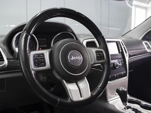 Внедорожник Jeep Grand Cherokee 2012 года, 1450000 рублей, Омск
