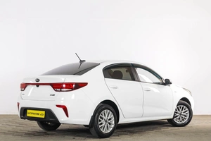 Седан Kia Rio 2018 года, 1429000 рублей, Тюмень