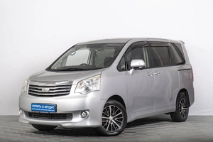 Минивэн Toyota Noah 2011 года, 1479000 рублей, Томск