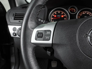 Седан Opel Astra 2011 года, 1155000 рублей, Воронеж
