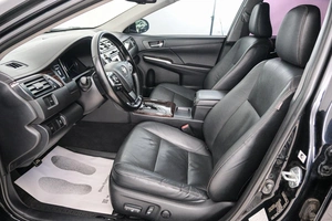 Седан Toyota Camry 2015 года, 1999000 рублей, Красноярск