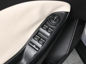 Хетчбэк Ford Focus 2011 года, 879000 рублей, Аксай