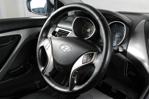 Седан Hyundai Elantra 2012 года, 919000 рублей, Тюмень