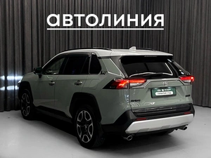 Внедорожник Toyota RAV4 2020 года, 3500000 рублей, Красноярск