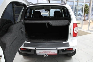 Внедорожник Chevrolet Niva 2017 года, 969000 рублей, Красноярск