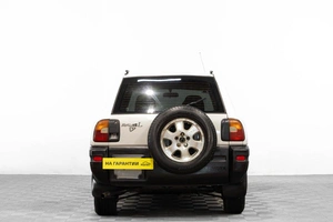 Внедорожник Toyota RAV4 1996 года, 399000 рублей, Барнаул