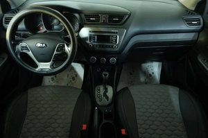 Хетчбэк Kia Rio 2017 года, 959000 рублей, Омск