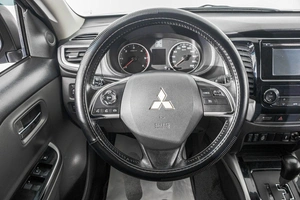 Пикап Mitsubishi L200 2016 года, 1999000 рублей, Барнаул