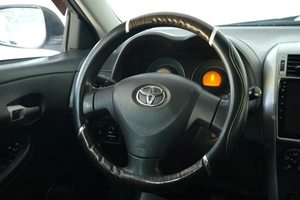 Седан Toyota Corolla 2007 года, 859000 рублей, Омск