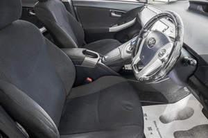 Лифтбек Toyota Prius 2014 года, 1199000 рублей, Барнаул
