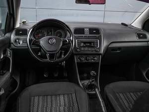Седан Volkswagen Polo 2016 года, 919000 рублей, Кирилловка
