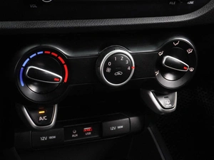 Седан Kia Rio 2019 года, 1334000 рублей, Воронеж